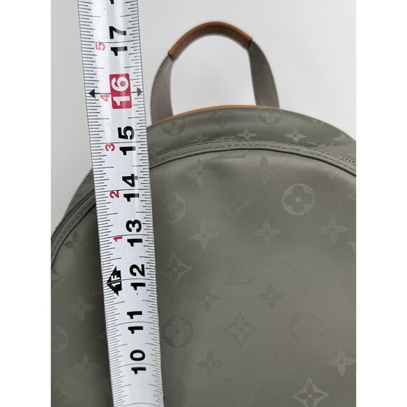 Louis Vuitton Monogram Gray Nylon Backpack Gold Hardware R-1 - Picture 16 of 16